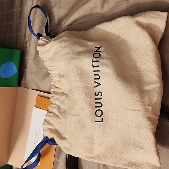 Authentic Women's Louis Vuitton Belt 25MM - Picture 7 of 7